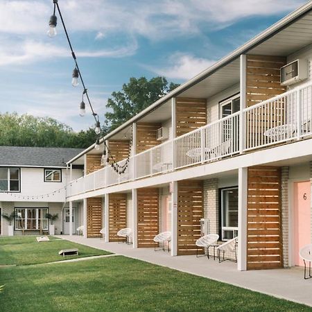 The June Motel, Prince Edward County Picton Ngoại thất bức ảnh