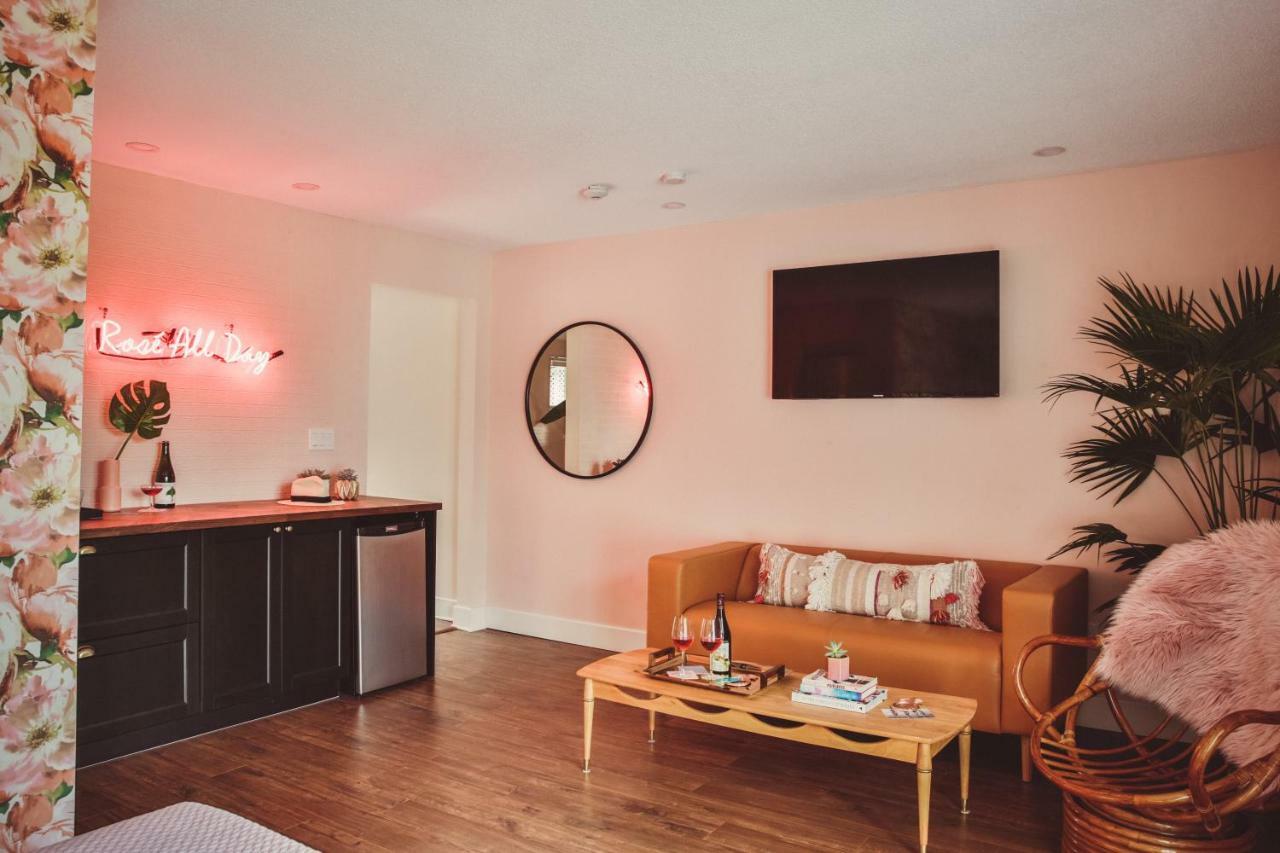 The June Motel, Prince Edward County Picton Ngoại thất bức ảnh